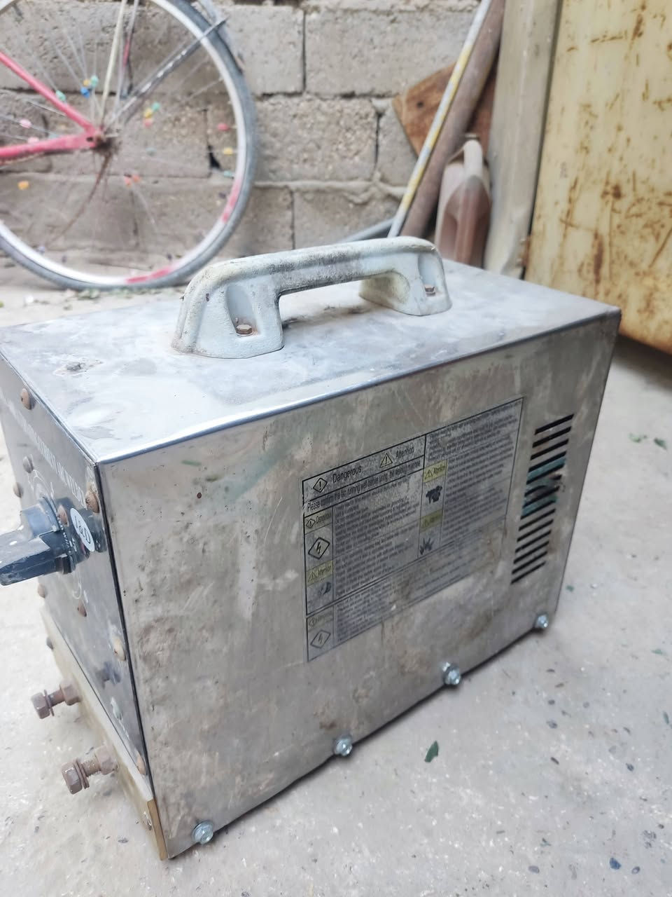 السلام عليكم ماكنه ليحم ستيل شرط الشغل والفحص السعر 50 ألف التفاصيل داخل الفديو  مكاني بغداد قرب علوة الرشيد الدوره ***********.  ***********
