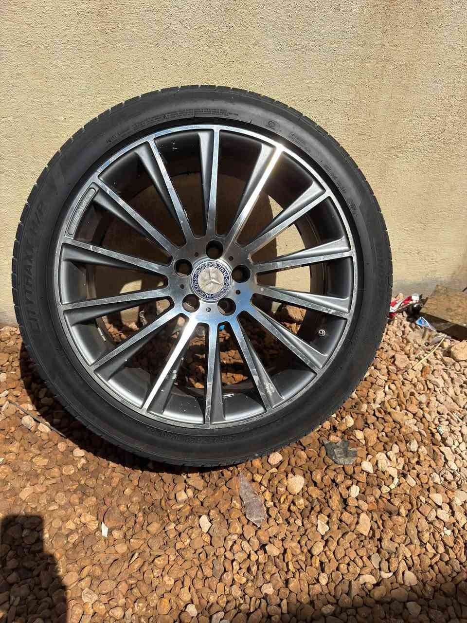 السلام عليكم
للبيع وياله تو سايز 2014مارسدس S500 AMG خليجي
السعر 700 دولار وبي مجال 
***********
