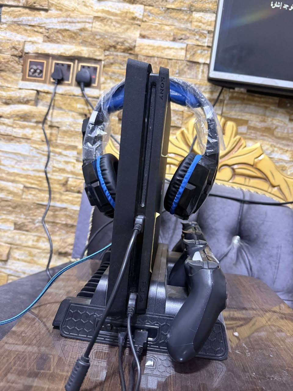 سلام عليكم بلي 4مهكر نظام 12 قرص

1_ التخزين 512 

2_وياه محلقاته كامله وبيه 4 ألعاب ريدد رمشن و ذات لاست جزء ثاني و الهروب من السجن وفيفا 26 

3_ ويا يوبي اس صارلي أسبوع من أخذته قبل العيد بيومين 

4_ وياه مبرد الجهاز وياه يدتين ثنين والجهاز لوك لوك الاستيكر بيه 

5_ وياه سماعه محيطيه كيمنك مكفول السعر 380الف وبيه مجال بسيط


**إذا كنت صاحب هذا الإعلان وتريد حذفه لأي سبب، رجاءا أرسل رسالة إلى الدعم الفني**