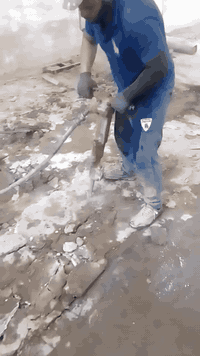 السلام عليكم موجود كادر تفليش تكشير جدران تفليش كونكريت قلع كاشي ورفع أنقاض موجود في  بغداد باب الشرجي واتساب *********** رمضان المصري
