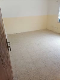 شقة للايجار مساحة ١٥٠م غرفتين وصاله كبيره ومطبخ وصحيات داخليه ومناور ع...