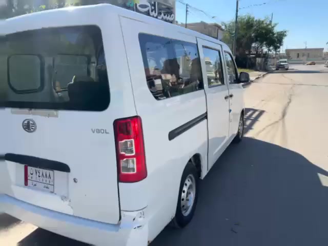 السلام عليكم 
فاو خشفة السيارة نضيفة موديل ٢٠١٥ مدوشمة جديد والسيارة نضيفة وحلوة 
السعر ٤٢ وبيه مجال
