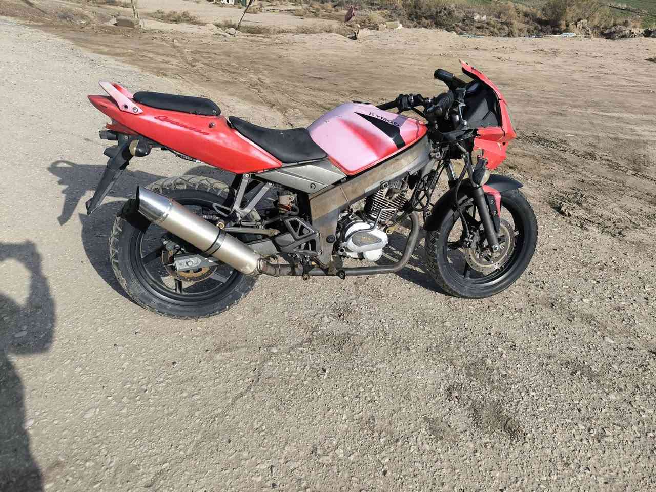 دراجه للبيع كلك مكفوله  شغاله كلها نكره سلف لايت بريكات بس المحرك مبدل 150  السعر 500  العنوان الديوانية المهناويه. ***********
