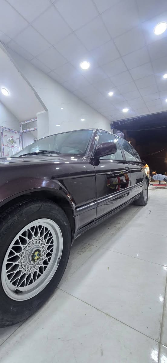 سلام عليكم 
BMW   735 اصل 
مديل 1991
رقم بغداد
راعيه من الرفاعي 
اللون ب سنويه احمر 
مبدل مكينه و كير و دشبول جديد
الكير بعده بوقت الضمان
السياره بلاد ما بيه صبغ 
السياره جاهزه ما بيه نقص 
#السعر 55 ورقه وبيه مجال حق الجيه
***********
شرط التحويل

