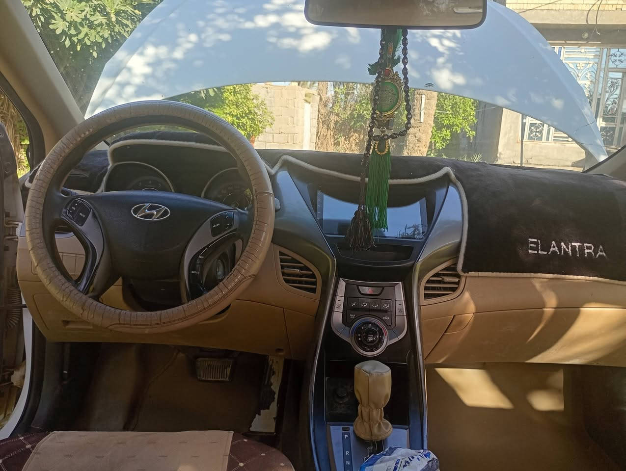 السلام عليكم النترا موديل ٢٠١٤ خليجي مكينه ١٨٠٠ مكينه وكير وتبريد وسنويه ورقام جديد مكان السياره واسط صويره لسعر ٩٨ اتصال ***********
