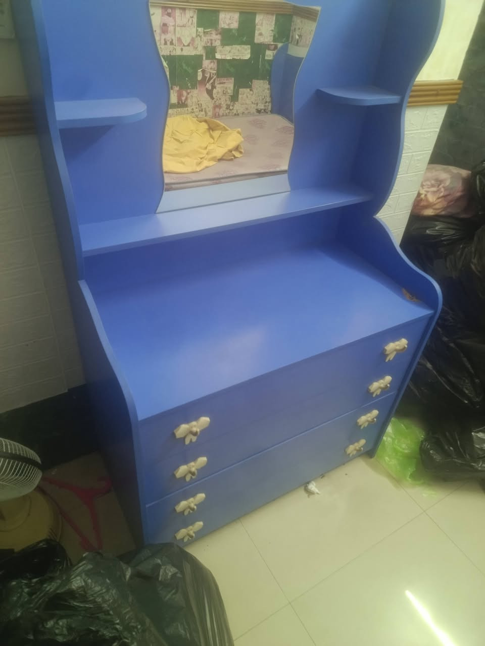 سلام عليكم غرفه تركي شرط النظافه بيهه جرابي اثنين وكنتور بابين وذني ميز مرايه اثنين للبيع سعر ٣٥٠


**إذا كنت صاحب هذا الإعلان وتريد حذفه لأي سبب، رجاءا أرسل رسالة إلى الدعم الفني**