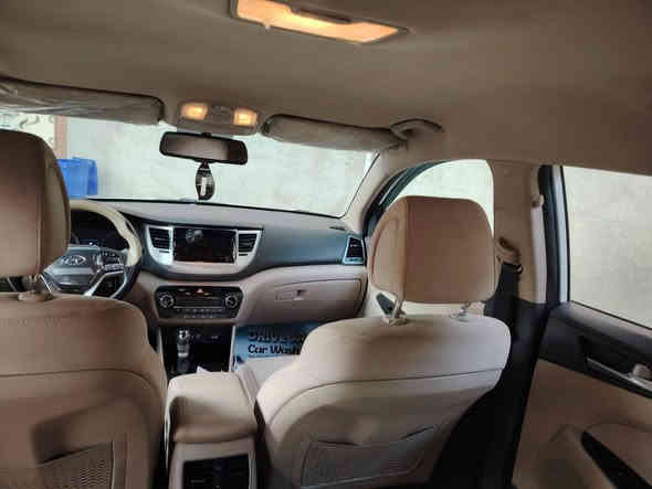 السلام عليكم 
تكسن 
موديل 2018
موصفات نص فول 
رقم أربيل الدولي 
كابون بانزين 
وارد كوري 
محرك وكير شرط 
محرك 4 س
ماشيه 82 كيلو ما مفتوح شرط 
سياره ضررها بوند مبدل بدون دواخل وبدون ايرباك وباب الخلفي بي بارد 
شرط التحويل 
سعرها 177$و بيها مجال 
🛑ملاحظه مهمه
 يرجى الاتصال من  الساعه 9 صباحأ إلى الساعه 9 مساء
#العنوان موصل الجديده شارع بغداد مجاور سنتر بغداد
#مكتب ال رزان للسيارت
***********
***********
