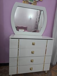 أثاث غرفة نوم • بحالة جدا جيدة