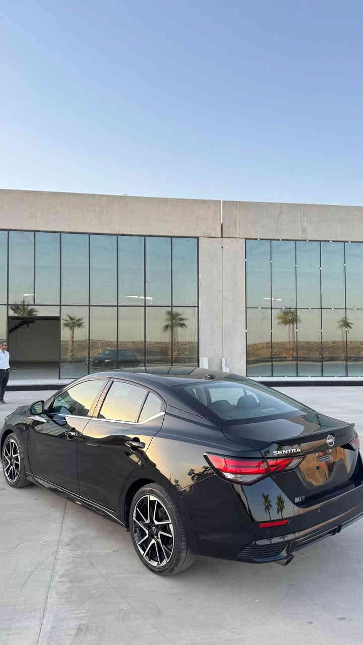 السلام عليكم 
للبيع  
نيسان سنترا  SR موديل :2024
السعر :135ومجال ✅
اللون : اسود
حجم المحرك : .2.0L( 4,سلندر )
سياره كامله و جاهزه دينار مصرف ما بيها ✅
ملاحظة السيارة : بوند و جملغ صبغ بدون دواخل 100%

ارباگ بس استيرن طاك مرجع بلادى 100%

المواصفات : 𝐒𝐑
فول مواصفات  
 ابواب بصمة
بصمة تشغيل 
تشغيل عن بعد (Remote Start)
شاشة  ايباد
كاميرة 
اوتو ستارت Auto Start
اوتو ستوب Auto Stop‎
رادار امامي (تحديد مسار)
رادار جانبي  (نقاط عمياء)
رادار خلفي (التحذير من الاصطدام)
حساسات امامي
حساسات جانبي 
حساسات خلفي 
نظام : Eco
نظام : Normal 
نظام : Sport
كشنات جلد
كشنات كهربائي
تحكم استيرن  
لايتات LED زينون بيلادي
بكلايتات LED  بيلادي 
ويل كروم
بعد هواية مواصفات…
‏‎تفاصيل اكثر الاتصال علی ارقام التاليه  
***********
‏ WhatsApp - Vibir
📞[hidden information]

عنوان📍عقره 

‏‎ اكر, نينوى

