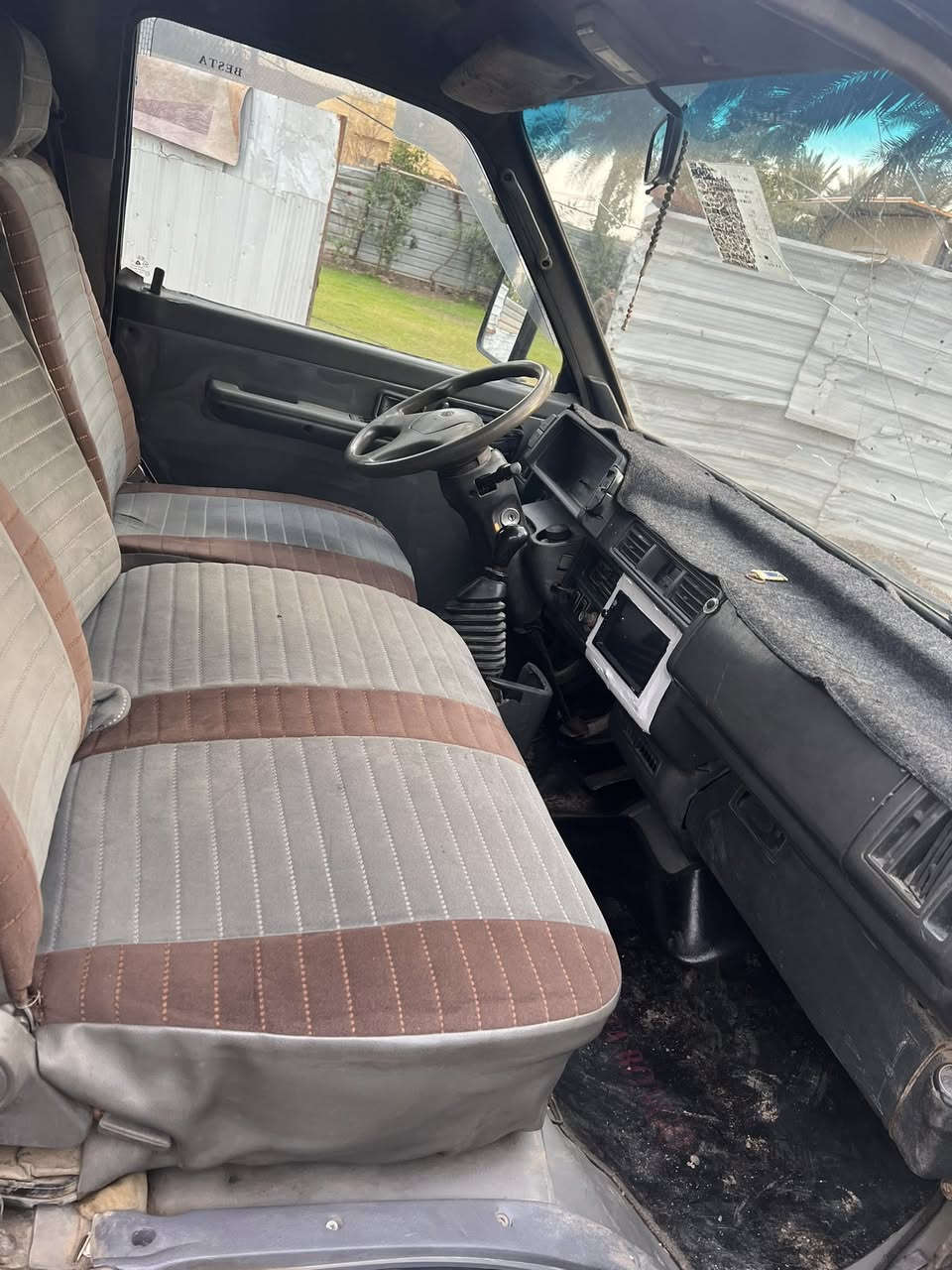 كيا بسته موديل ٩٥ ام الزعانف وتنته بلاديه مابيها صبغ بس الجنطه الباقي كل الكشر مكفول جاهزه كير مكينه اكسل شواصي جدد رقم بغداد وسنويه جديده.  السعر ٦٠ بيها مجال عنوان التاجي   مكلف بالنشر شراي اتصل رقم صاحبها ***********
