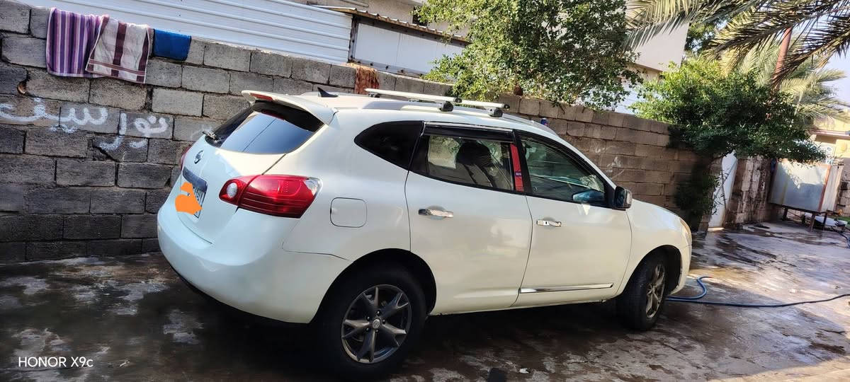 نيسان روج للبيع 2010 للتفاصيل تصل عله الرقم *********** السعر ٧٥ وبيه مجال بصيط
