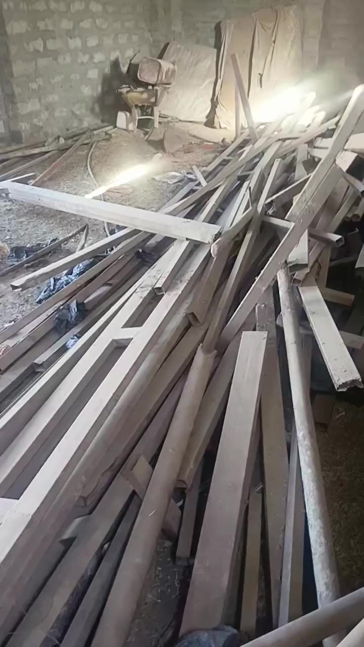 جينكو ٩ متر.    0.6.  0.5 طلب خاص من المعمل ثقيل   وحديد مستخدم مليمين. ستندر واكو قطع   
***********
