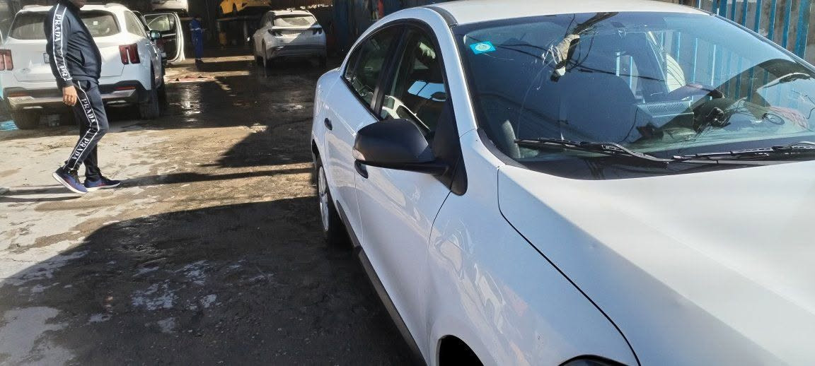 رينو فلونس ٢٠١٢ بيضاء نظيفة كير ومحرك قبغ اصفر المرغوب كفالة الدعامية مال ١٦ للجمالية شاشة كامرة hd بنزين عادي بيه بارد جوة قبغ البنزين ماشر والثانية مو بارد فقط شخط بايسكل ايضا ماشر على ايدي صار سنتين ونص كلشي بيه اصلي
السعر ٦٢ وبيه مجال والتواصل عالخاص


**إذا كنت صاحب هذا الإعلان وتريد حذفه لأي سبب، رجاءا أرسل رسالة إلى الدعم الفني**