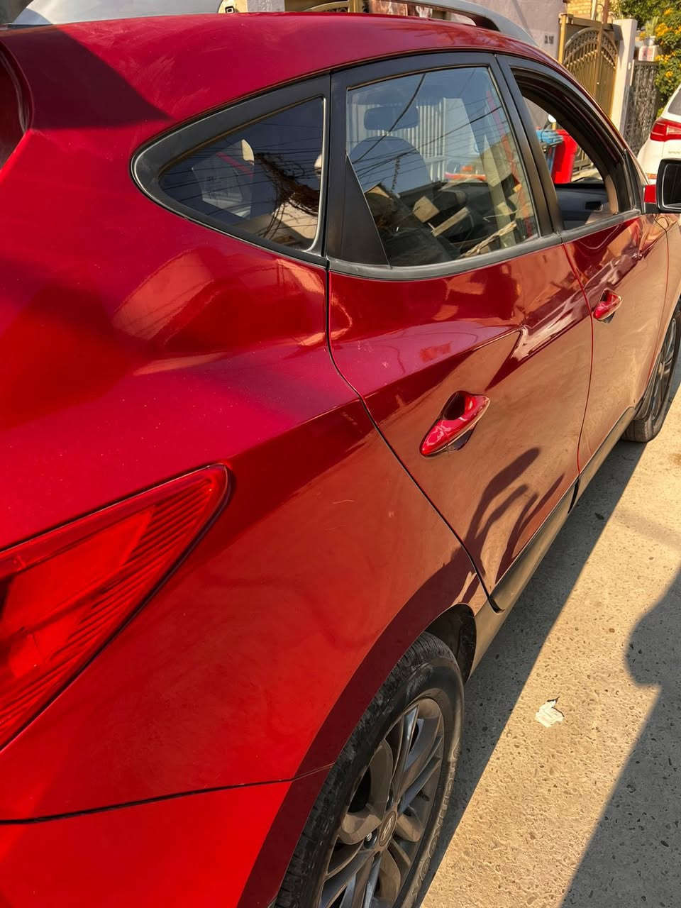 اسلام عليكم هونداي توسان للبيع موديل 2015 سياره كفاله عامه ماعده بنيد وقماره بيهن جراد كمى موجود بل صوره 
سياره ماشي 108 محرك 2000 سعر 150$ وبيه مجال نتصال على رقم ***********
