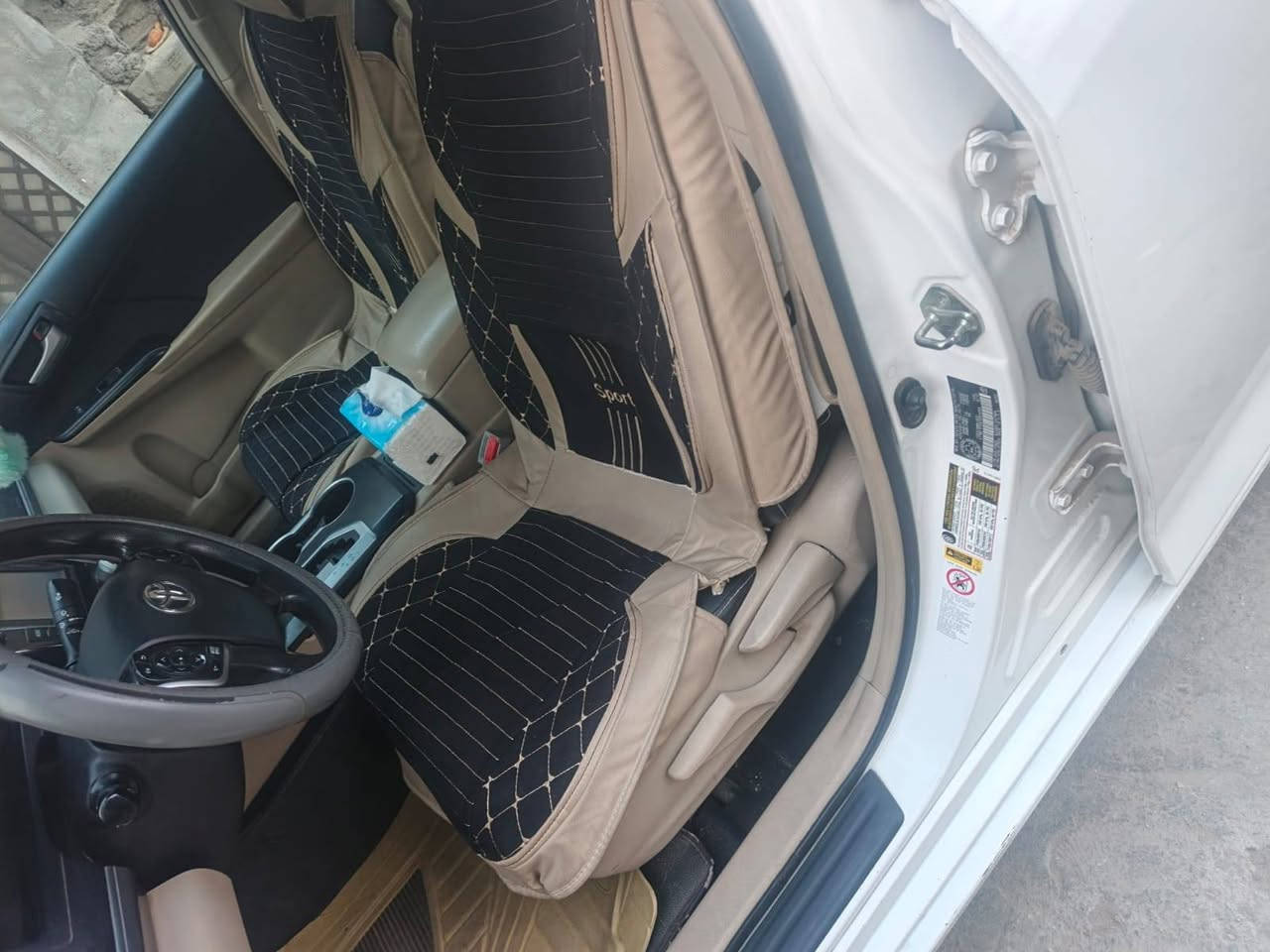 السلام عليكم كامري موديل 14 بغداد بسمي مكاني الدوره بيهه صبغ الجاملغ الخلفي جهت السايق فقط نضيفه جدا السعر 155 رقمي ***********
