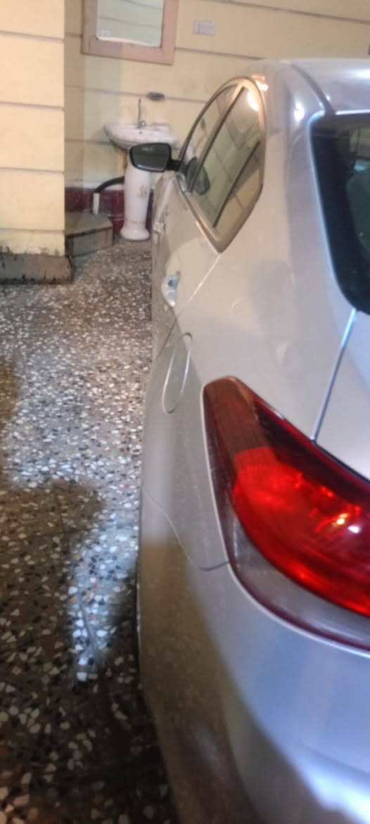 السلام عليكم رخصه الادمن كيا فورتي 2018 للبيع حادثها حافه البنيد والشاملغ نفسه بها بارد بسيط كما واضح بالصوره بدون فتح باب بدون ايرباك ماكينه كير بلاديات تبريدها ثلج خير من الله صدر امامي خلفي سياره كامله على اخر حبايه شاشه كبيره دواره كروس سرعه ماشيه 97 سعر 130 وبيها مجال اي استفسار الاتصال على الرقم ***********
