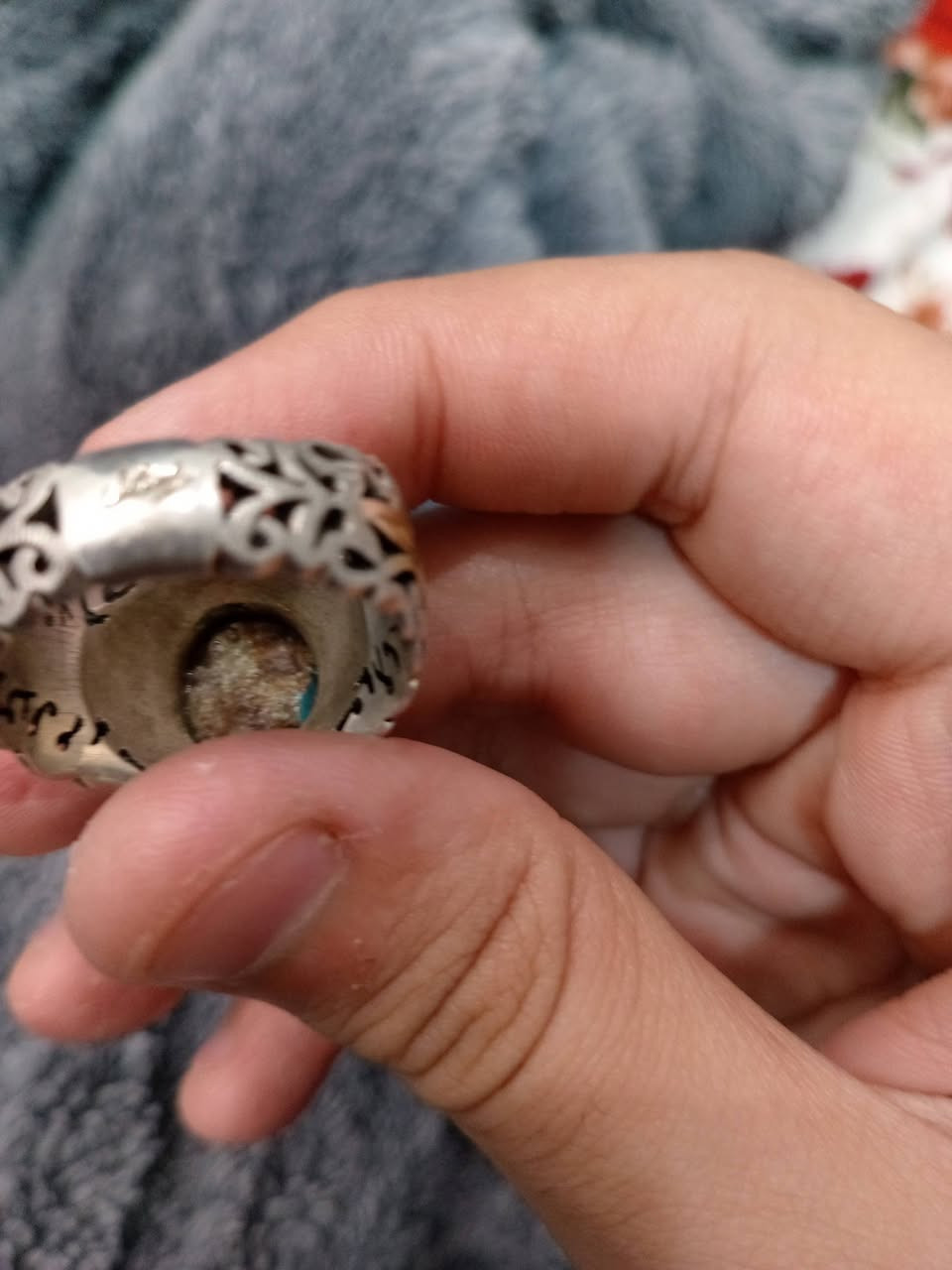 سلام عليكم محبس نيشابوري وزن ١٧غرام الفضه مميزه جدا طلاء روديوم السعر مالته ١٢٠الف بي مجال قليل وماكو هيج سعر اصغر من هيج شذره وهيج فضه وهيه وزن جاي ينباع ب١٢٠ لالستفسار موجود على الماسنجر وعلى الواتساب ***********
