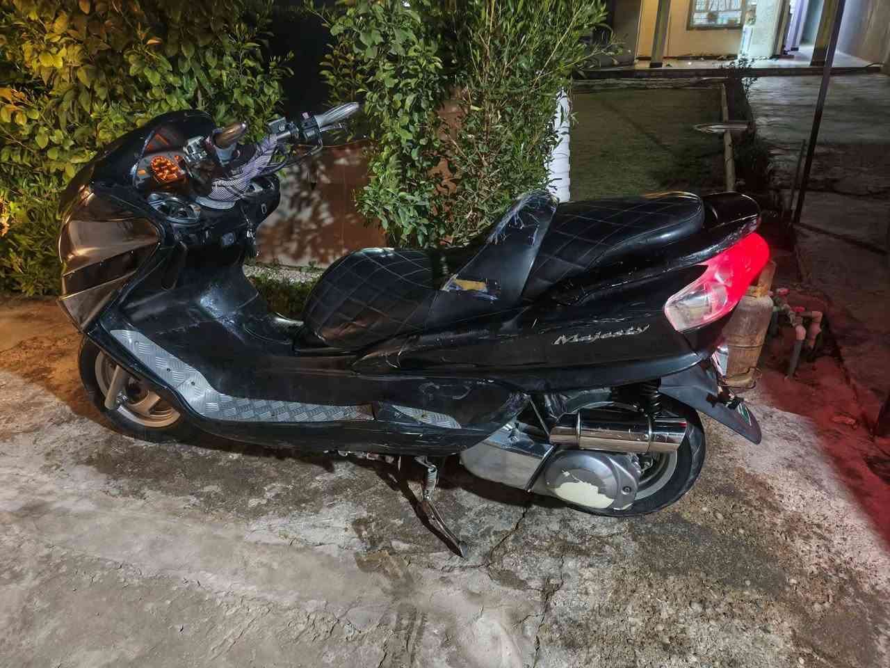 دراجة ماجستا مال حاوية موديل 2008 كاملة من كلشي الدراجة برغي🔩 ما مبدل بيها مكينة ربع ٢٥٠ كابريتر المرغوب يعني تنسى العطل شلعة معدل فول ما تصرف عليها ولا ربع كبل للشارع بوجهك  السعر ٩٥٠ وبيها مجال شراي تعال خاص وتدلل للتوضيح الصور بليل اخذتهن الدراجة احلى من الصور مال جناي والي ما يعرف قيمة الدراجة لا يجي يتفلسف مكاني بعقوبة ناحية العبارة شراي راسلني وبيك خير وتدلل تجي بس تعامل وتحجي تعذرني....؟؟
تحياتي ❤***********
