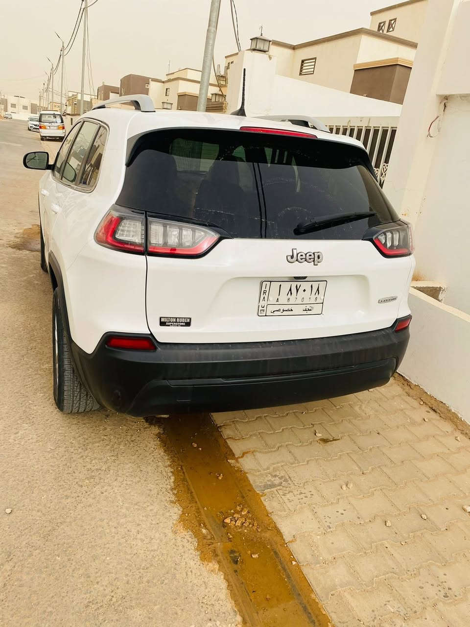 ⸻

🚙 للبيع Jeep Cherokee Latitude 2019 🚙

📍 النجف – ترقيم مباشر باسمنا
✅ ماشية 62 ألف ميل فقط (39 ألف بأمريكا)
✅ استخدام قليل جداً داخل النجف
✅ تبريد وتدفئة شغالة 100%
✅ سايد بريك بصمة + زر تشغيل/إطفاء
✅ كاميرا دوارة – داخلية أسود شركة
✅ صيانة دورية كل شهرين

🔎 بدون إيرباك، بدون ضرر (فقط دعامية حسب تقرير المزاد)
📑 تقرير الضرر + الشاصي موجود بالرابط 👇
https://bid.cars/en/lot/1-31694940/2019-Jeep-Cherokee-1C4PJLCB1KD160183

📞: ***********
