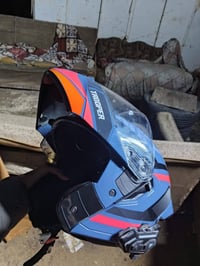 خوذخ للبيع جديده هيه والحاكيه 40 وبيها مجال  07717810782