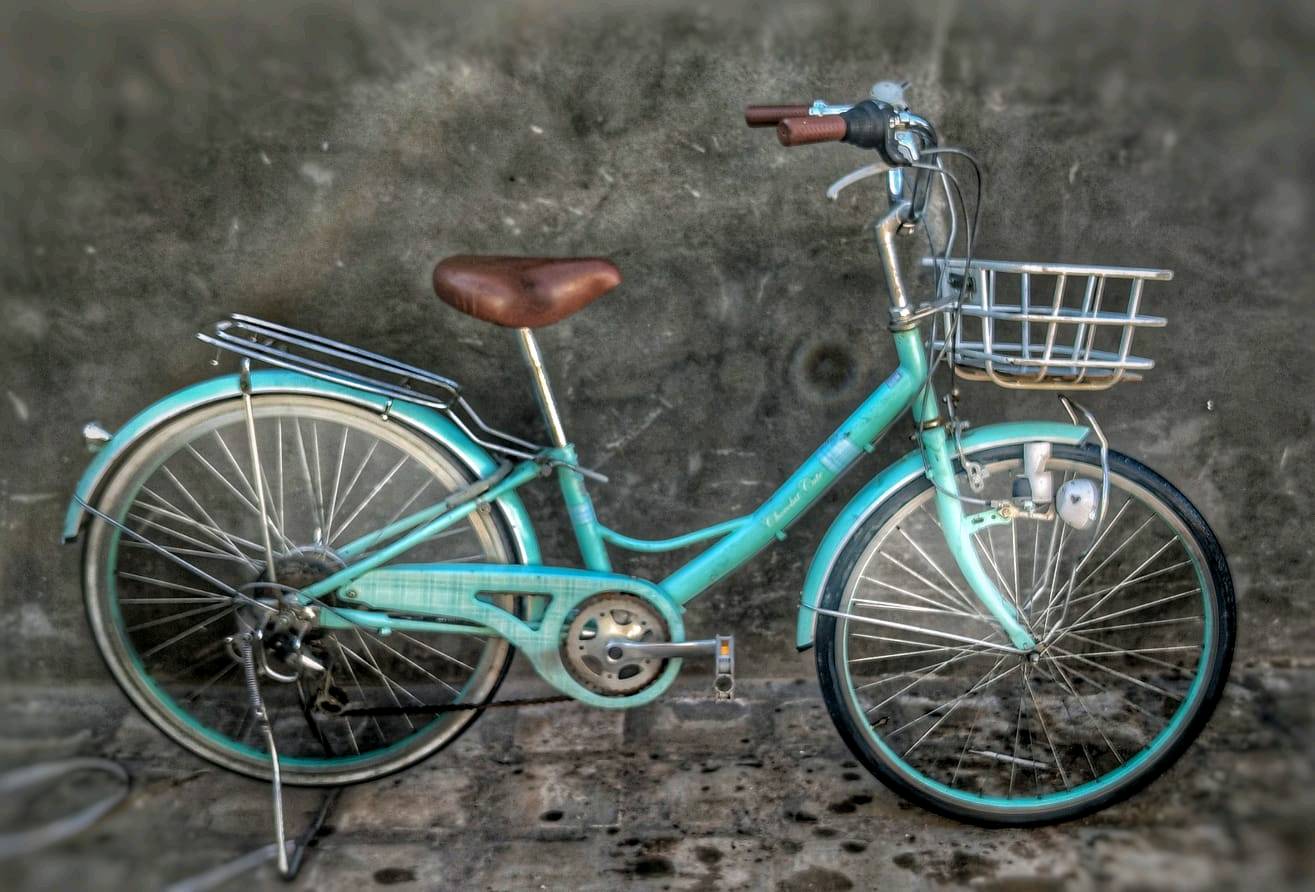 🚨 مستعجل على بيعة البايسكل 🚨

🚲 بايسكل بحالة جيدة وجاهز للاستخدام مباشرة.

💰 السعر: 90 ألف دينار (بيه مجال)

📍 كربلاء

📲 التواصل واتساب فقط:
***********

⚠️ مستعجل على البيع.
ممكن تذكرين/تذكرلي اسم الموديل أو نوع البايسكل بالضبط؟ وشنو المقاس مالها (20/24/26/28)؟: 
 حجم 24
بيها كير شكد سرعة لو عادية؟ وشنو وضع الفرامل والإطارات والسلسلة، كلهن شغالات زين لو تحتاج تبديل/صيانة؟: 
نمرات 6 سرع كلشي شغال ما بيه اي عطل
ممكن توضحلي إذا بيها ملحقات مثل السلة، الرف الخلفي، النور، الجرس، أو ستاند؟ وهنه داخلن بالسعر لو لا؟: 
نعم سله وا ضوء 
وين مكان الاستلام بالضبط بكربلاء؟ وهل أكو توصيل للمناطق القريبة أو المحافظات الثانية إذا المشتري يريد؟: 
كربلاء 
