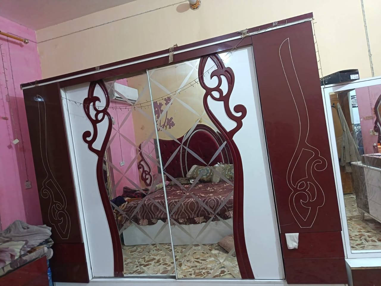 سلام عليكم عرفت نضيفه للبيع تركيه الي يريده يخابر ***********
