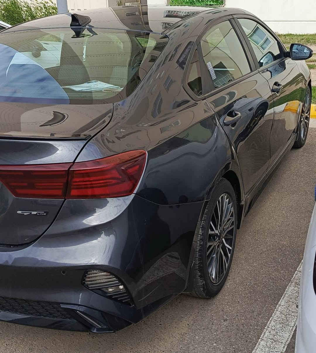 سلام عليكم..... للبيع
سيارة فورتي جيتي لاين موديل 2023 المحرك 2000 دوش شاشة كبيرة تحديد مسار رادار كامرة ترحيب السيارة ماشية 10الالف ميل الكير والمحرك جديد اي خلل مابيها   الحادث من الخلف بيها تبديل باب خلفي يمين اصلي نفس اللون السعر 24مليون السيارة باسمي رقم بغداد تحويل مباشر مكان السيارة بغداد مجمع بسماية

***********
