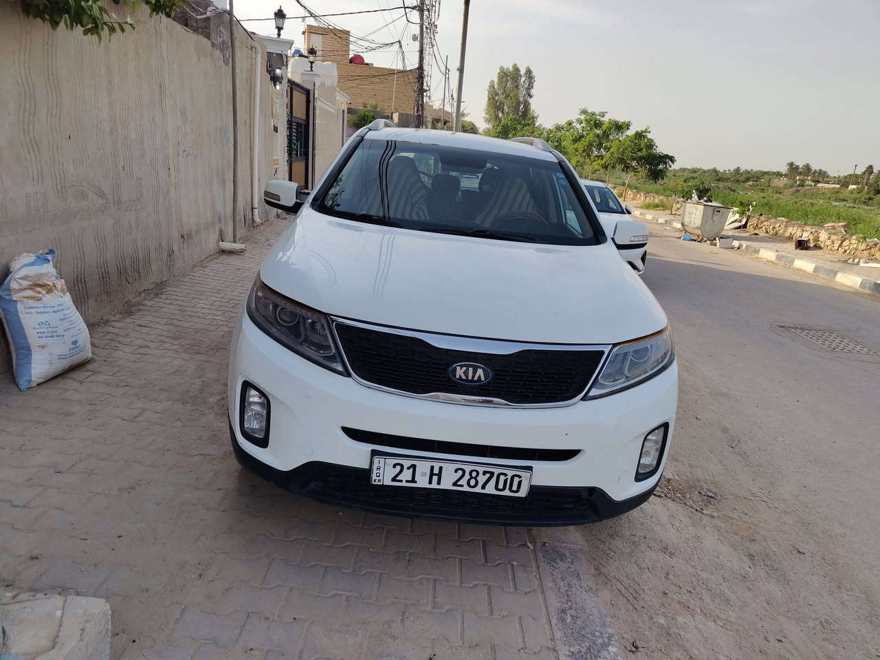 كيا سورنتو موديل 14مسجله 13خليجي 4سلندر محرك جي دي آي  بصمه لد امامي.  نظام ايكو تبريد3قطع ترحيب بالباب بدون صبغ فقط بارد بالباب الايمن  كبير محرك مظمونات  السياره قبل 5سنوات ظفتلها كازكت ثاني لتفادي الادونز   البنزين عادي التفويله تمشي 500كم. العنوان النجف/المشخاب رقم الموبايل *********** السعر155
