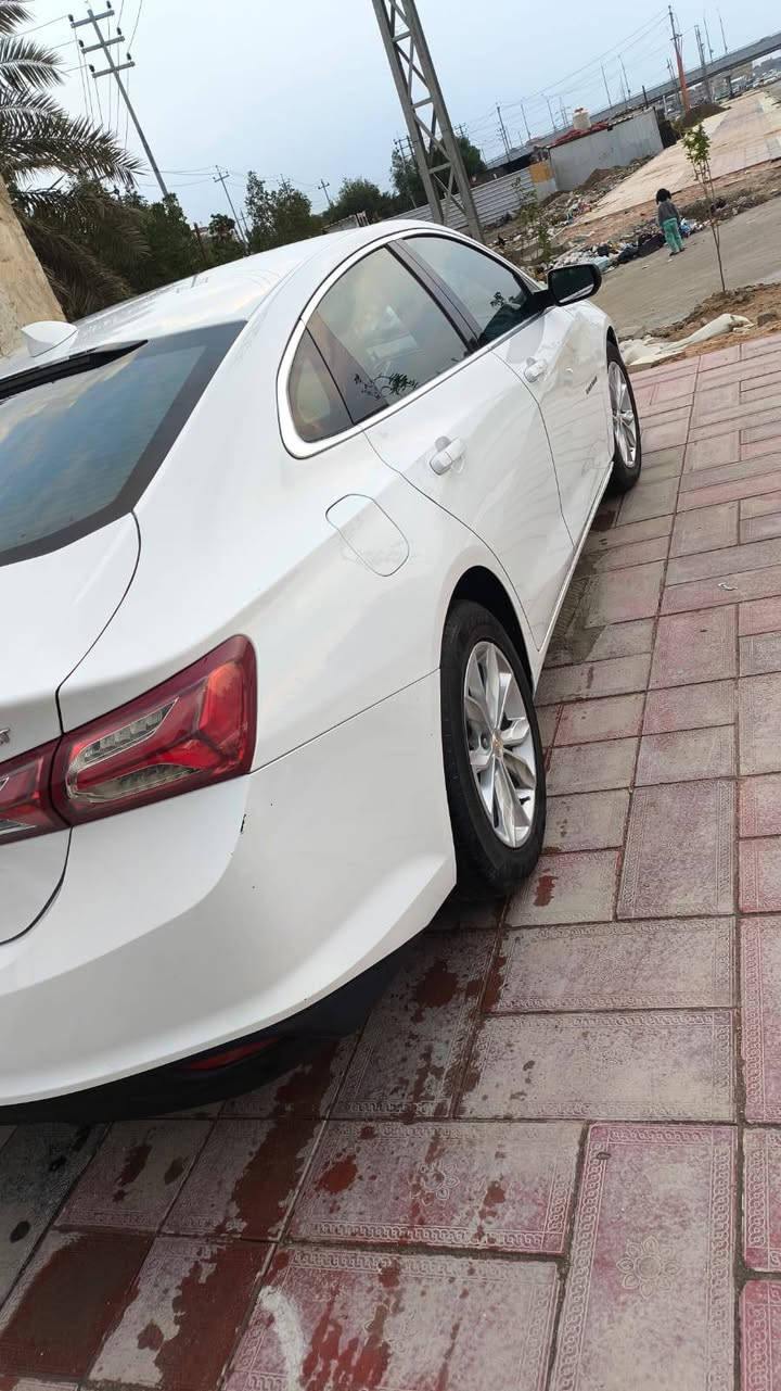 � للبيع شفروليه ماليبو LT موديل2022
سيارة نظيفة جداً واستخدام شخصي، محافظة عليها بشكل ممتاز، ومناسبة للي يريد سيارة حديثة وبسعر مناسب.

🔹 الموديل: 2022
🔹 الفئة: LT
🔹 اللون: ابيض
🔹 الاستخدام: شخصي
🔹 الحالة العامة: كفاله عامه من الصيغ والتبديل
✨ السيارة نظيفة من الداخل والخارج، مكيفها بارد ثلج 
💰 السعر المطلوب:140
🔹رقم الموبايل :***********
مكانها الناصريه مركز
