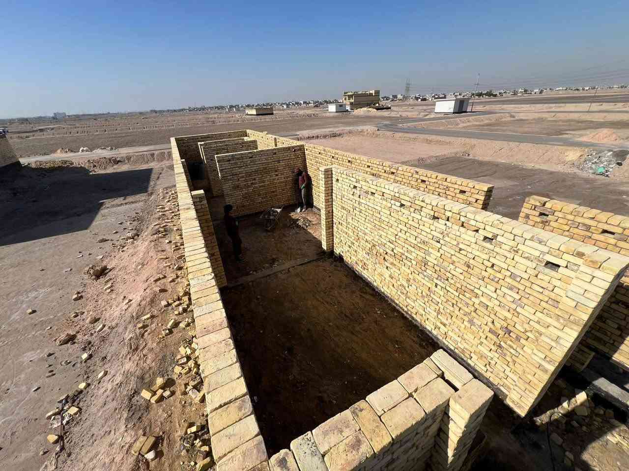 اكمال بيت الئ مرحله الرباط في منطقه الفردوس طابوك انجكتر 
شغل درجه اوله سرعه ونظافه بل عمل الاستفسار 
***********.  ابو سند الخلفه
