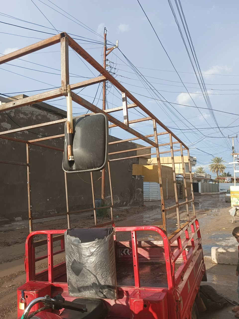 السلام عليكم ورحمة الله وبركاتة 
محجر ستوته نضيف للبيع هوه ومراياته 
العنوان بغداد الصابيات 
الرقم ***********وات ساب
