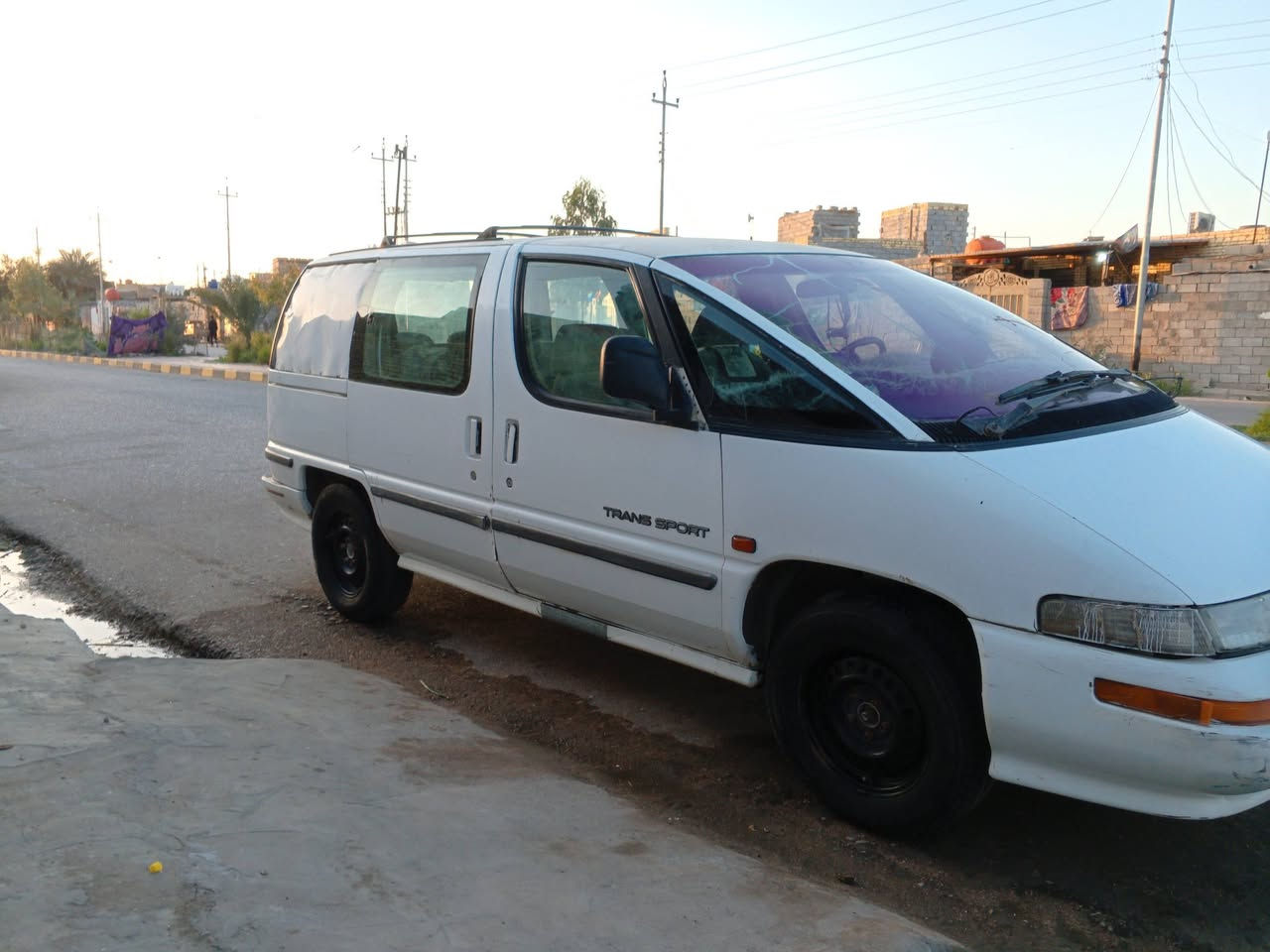 سياره بونيتاك الأمريكي موديل 1994 قشره نضيف وسياره مكفوله لا ضربه محرك كورلا ابو جف كبير بيه تبخير 4سلندر   سياره تخم تاير رقمها نجف الاشرف (والمكان ميسان)  سعرها 30 وبيها مجال تواصل ***********/
