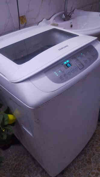 السلام عليكم عندي غسالة سامسونك شغالة سعرها ١٣٥ الف عنوان بلديات ٩نيسان موبايل ***********
