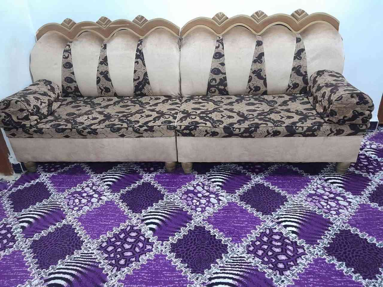 السلام عليكم اخوان
تخم 14 مقعد 
8 قطع 
للبيع السعر 100 قفل 
الرقم ***********
