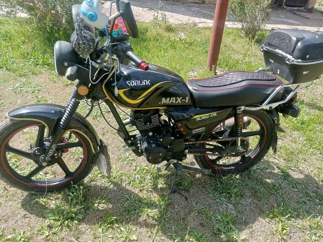 سلام عليكم  دراجه  ماكس وان  موديل 2024طالعه 2025دراجه خير من الله  دراجه مكفوله  المكان بابل اجبله السعر خاص  ***********
