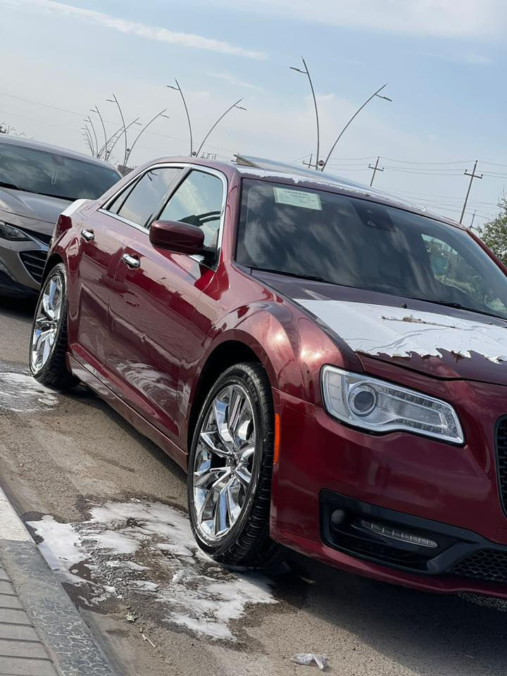 سلام عليكم اوباما حاويه موديل2017كفاله من الكص  حادثهه جاملغ وبنيد فووول موصفات مكانهه بلبصره هاتف***********
