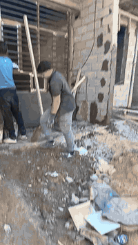 ٦٠ متر للبيع طابق طابو زراعي سند ٢٥ غرفة وصالة ومطبخ وخدمات          س...