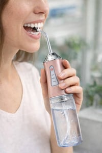 جهاز تنظيف الأسنان المائي المحمول القابل للشحن – 3 أوضاع  • جهاز تنظيف...