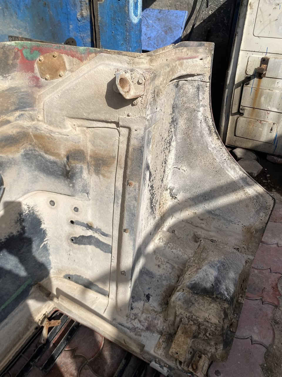 للبيع بنيد فولفو موديل 91ابو القبضه
فايبر مو حديد 
***********
