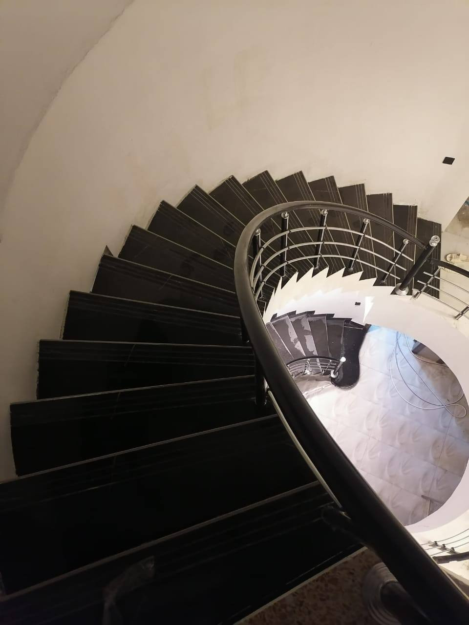 🧹🪣👷##شركة_عيون_دجلة_للخدمات_المنزلية 👷خدمات موقعيه🚐.. خليك مرتاح وانت ببيتك 🤗 والباقي علينة........‏‎نقدم لكم جميع أنواع خدمات التنظيف والتطهير  بمعايير مختلفة وجودة عالية،العمل يشمل :🫶👈تنظيف وتطهير جميع الأرضيات✨تنظيف وتطهير سيراميك المطابخ والحمامات ✨ازالة الاتربة وتلميع االارضيات❄️تلميع الشبابيك والزجاج✨إزالة التكلسات المستعصيه  من الحمامات .✨إزالة الدهون والبقع المستعصيه من المطابخ👌🏻
👷______________وشنوو بعد..؟______________👷العمل يشمل المساحات الكبيرة والصغيرة 💯 المنازل - الشقق 🏠🟡 المولات التجاربية 🏢

🏥 المستشفيات ( الحكومية - الاهلية )🏥 المجمعات السكنية والڤلل 🏢 المدارس والمعاهد والجامعات 🏬 المؤسسات الحكومية والأهليه والمنظمات 🏦 علماً أن أسعار التنظيف تعتمد على المساحة وعدد العمال👷👷👷 . 🧑‍💻الشركة تعتمد على مواد صناعية مخصصة للتنظيف والتعقيم .🟥 كادر الشركة رجال +نساء 🧑🏻‍🔧بأيادي عراقيه🧑🏻‍🔧 الشركة مسؤوله عن نقل كادر العمل  من و الى مكان العمل🚐
...📞📞للتواصل معنا ارسل رسالة عبر الخاص أو الاتصال على الأرقام التالية 

📱كورك***********
📱اسيا ***********
موقع عملنا فقط في محافظة #نينوى الموصل 

#ملاحضه/خروج المختص للكشف عن الموقع المراد تنضيفه #مجانا_مجانا///المصداقيه عنواننا في العمل___وراحة الزبون ورضاه تهمنا
#شركة_عيون_دجلة_للخدمات_المنزلية
#شركة_تنظيف
