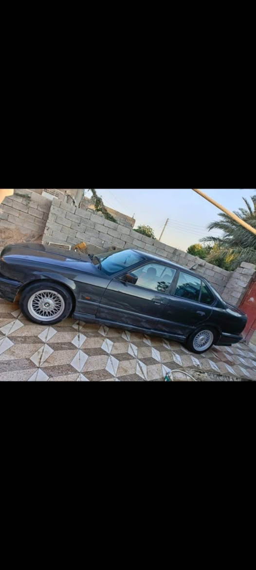 سلام عليكم بي ام 1991 بغداد سنويه منتهيه  ومكينه جديدة توها مشدودة حجم 40 المرغوبة جديده شرط جديده كارتون  بدون حادث ما عدل المدكر الامامي طخه خفيفة ترايها لاربيل بس الكير الحساس عطلان التحويل تخابرني وتدلل عنواني البصره امن الداخلي  سعرها 48 للمراوس والبيع *********** Singapore
