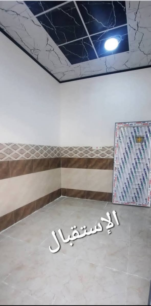 ثلاث بيوت للبيع مساحة كل واحد ٥٠ متر سند طابو شرط التحويل غرفه نوم وستقبال ومطبخ وصحيات وبيتونه  حي الانتصار مقابل مدرسة المكارم  سعر البيت الواحد ٤٣ وبي مجال للاستفسار على الرقم  ***********   بي واتساب
