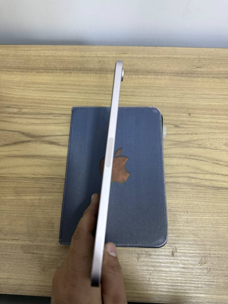 السلم عليكم عندي ايباد مينيسكس
نضافة الجهاز 100/100 بطاريه الجهاز 90/100 ذاكرة الجهاز 64 مكفول كفاله عامه ملحقات الجهاز حافضه فقط الكارتونه ما موجوده السعر 325 وبي مجال  مكاني بغداد مدينة الصدر 
للاستفسار ***********
