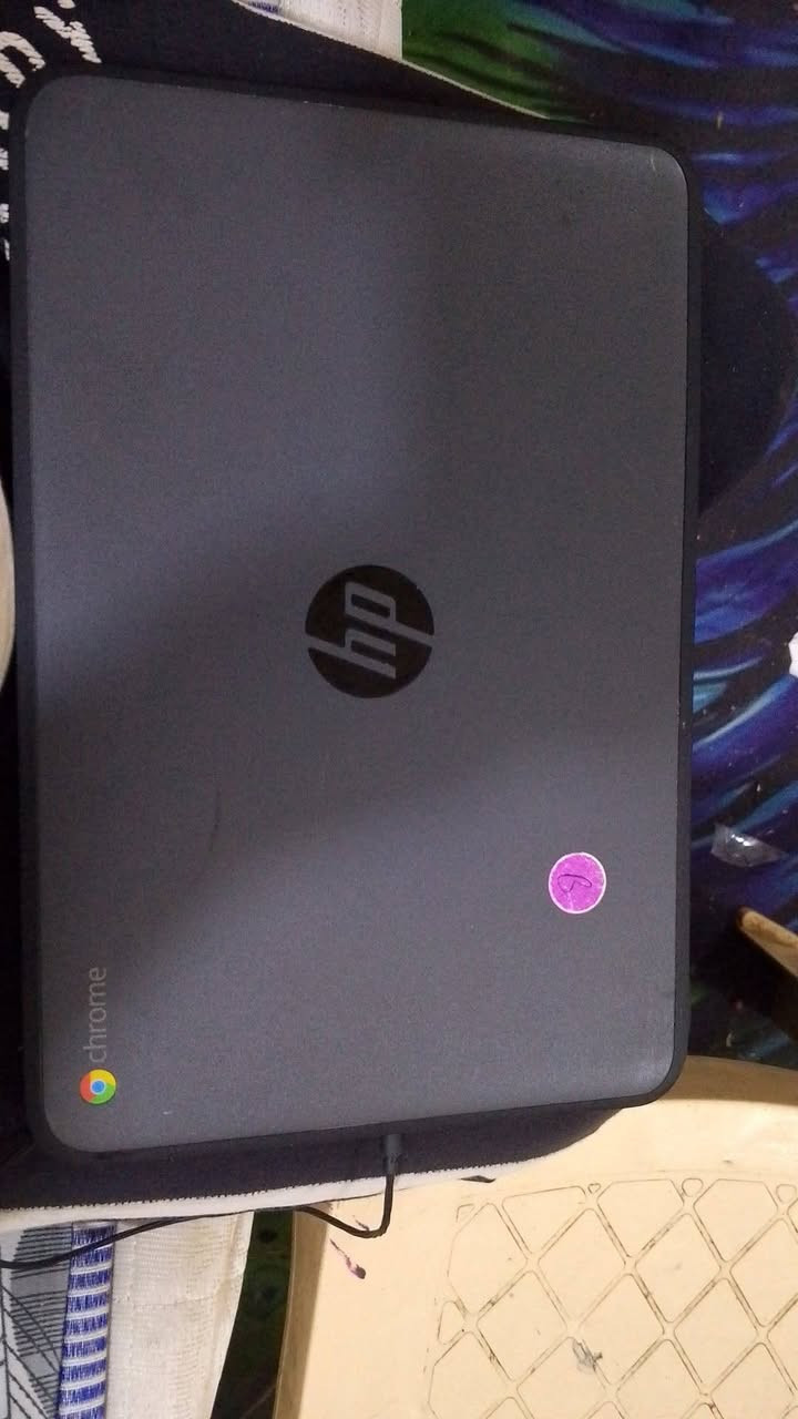 لاب توب للبيع
***********
150
ذاكرته 150 يحمل ببجي بانستا واتساب تيك توك بتليجرام بيوتيوب
