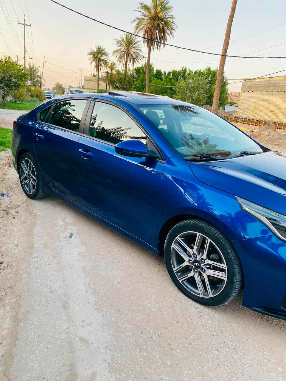 السلام عليكم ورحمة من رخصه الادمن للبيع كيا فورتي موديل ٢٠١٩ السياره جاهزه للخير كير ومكينه وحداديه وتخم تاير وتبريد مكفولات مكينه ٢٠٠٠ دوش المرغوب  
حادثه من امريكه بنيد بدون دواخل وبيه بل عراق قطعتين وهلال خلفي بدون تبديل او دواخل شواصي لغود تكم مكفولات رقم بابل إنكليزي بسمي هزه وأرقام وسنويه الجديد
قماره حوض مكفولات مواصفات السيار S 
شاشه وكامره وحساس خلفي تحديد مسار رادر نقطه عمياء فتحه سقف تحكم استيرن مثبت سرعه وبعد بيه مواصفات
السعر ١١٠ وبيه مجال 
الهاتف *********** // واتساب *********** 
مكان السياره بابل
