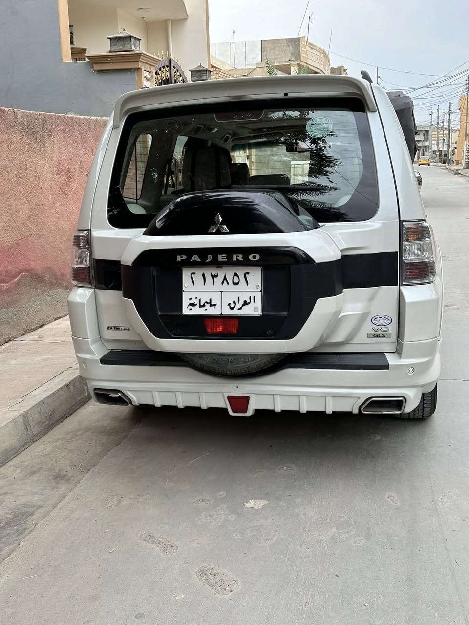 باجيرو خليجي حبتور
موديل 2016
فئه GLS
مواصفات حبتور 
اسلايت 
شاشه جبير 
كأمره 
كشنات جلد 
كشنات كهربائي
مرايه شفط 
دفع رباعي 
٧ راكب 
معروفه مواصفاته 
سياره صبغ تكمه صفحه سكن سبب شخوط 
كير مكينه بشرط 
ماشي ١٢٨ كيلو 
عنوان ديالى خانقين 
سعره 191 او بي مجال للشراي 
واي استفسار 
***********
