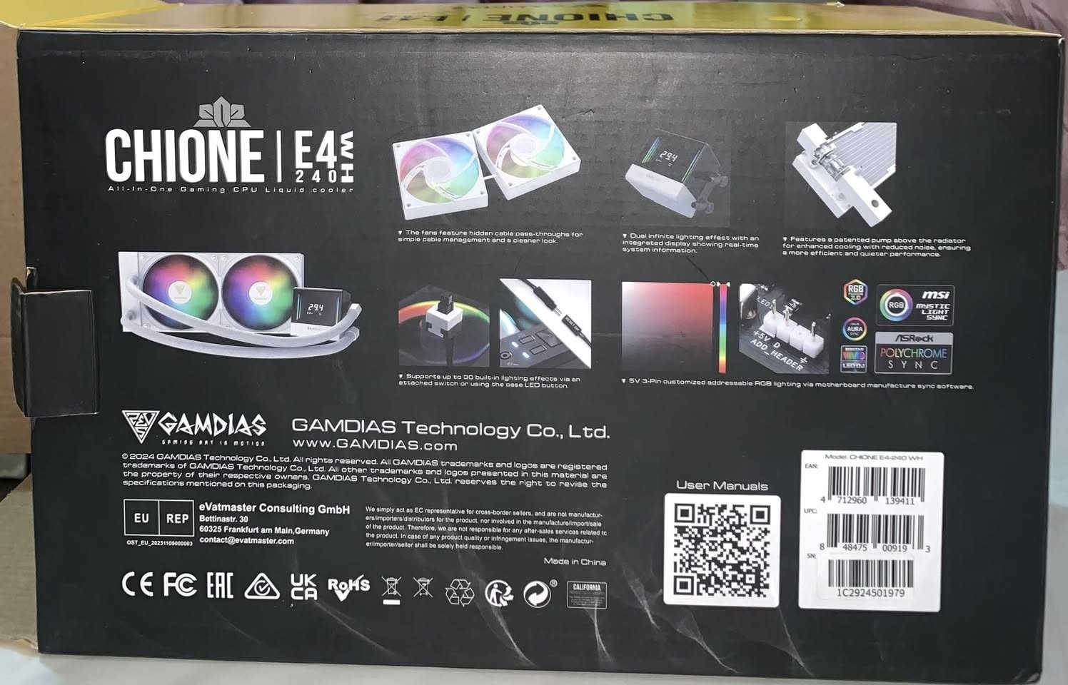 مبرد سائل (Water Cooler) للمعالج من شركة GAMDIAS
الموديل: CHIONE E4-240 White

المواصفات:
 • حجم الرادياتر: 240mm
 • لون: أبيض
 • مروحتين RGB ARGB
 • شاشة رقمية تعرض حرارة المعالج بشكل مباشر
 • إضاءة RGB قابلة للتحكم (متوافق مع ASUS Aura / MSI Mystic / ASRock)
 • تبريد قوي وهادئ
 • مناسب للألعاب والاستخدام الثقيل
 • يدعم أغلب سوكيتات Intel و AMD

السعر 60 الف 
العنوان : بصرة / معقل 
للتواصل /***********
