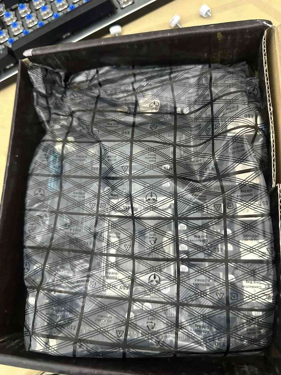 بورد حاسبه بهاذ الشكل شرط الفحص
حط سعرك وبل عافيه عليك


**إذا كنت صاحب هذا الإعلان وتريد حذفه لأي سبب، رجاءا أرسل رسالة إلى الدعم الفني**