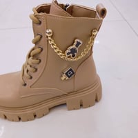 بوت نسائي السعر ب10الف فقط من الحجز واستفسار رجاء خاص او واتساب توصيل ...