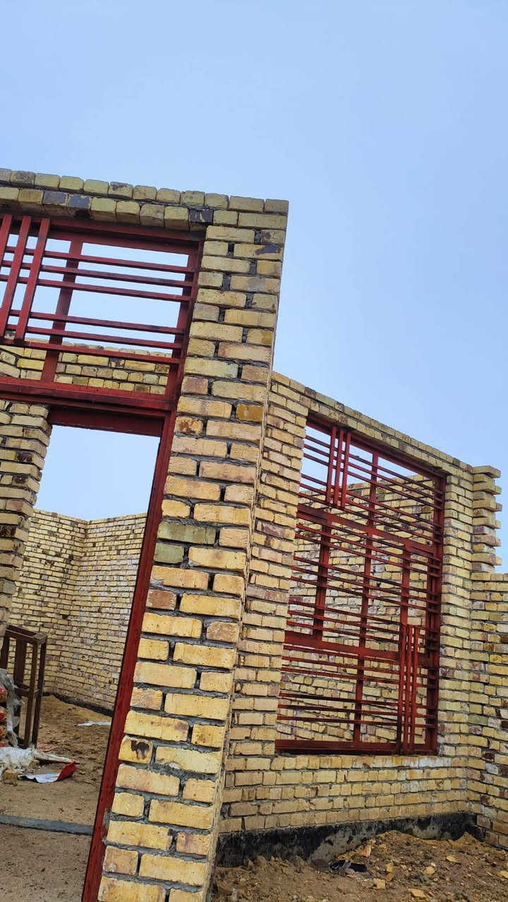 بسم الله الرحمن الرحيم
هيكل 200 متر مع عرصه 100 متر للبيع 
عرصات حيدر حجي هندي حولي الخصيمه سند 25 معاملته مال التطويب كامله
تبليط للباب 
البناء غرفتين وصاله ومطبخ واستقبال وصحيات خارجيه وداخليه 
الاستفسار الاتصال على الرقم ***********بي واتساب
